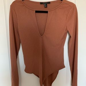 Body suite with key hole front